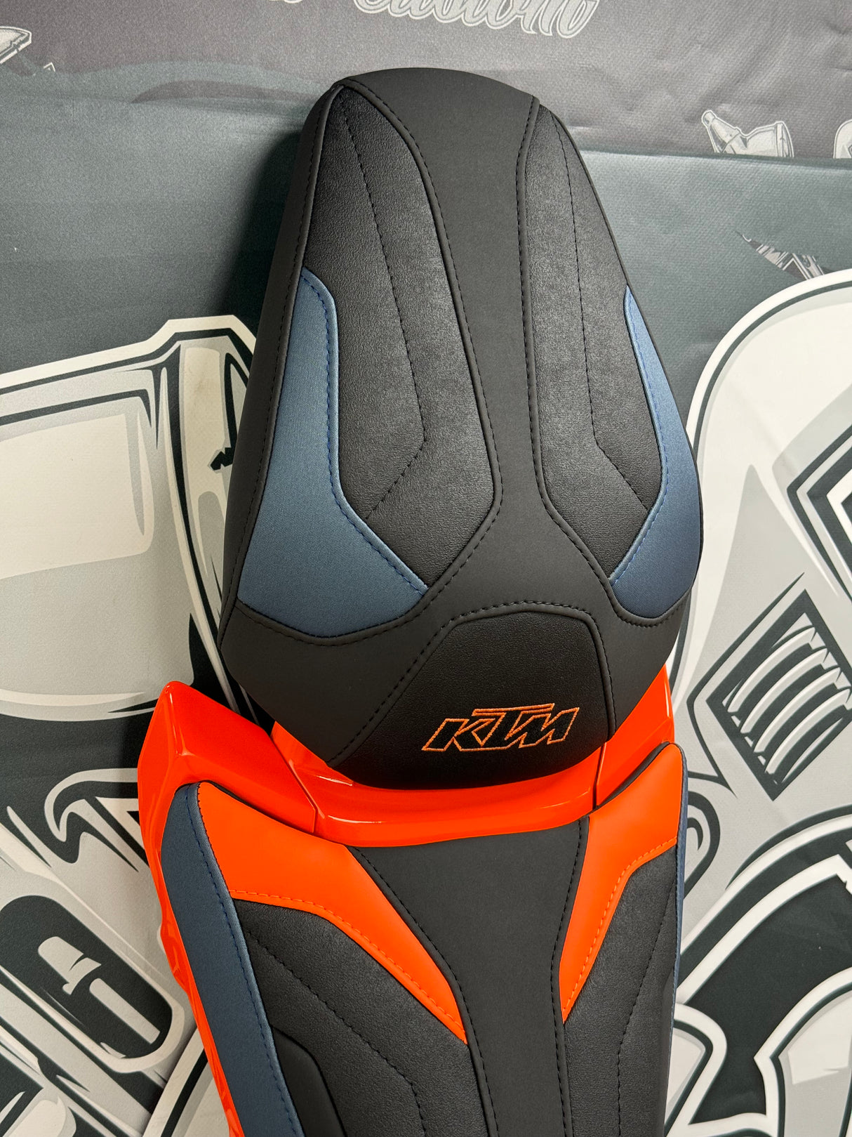 Garnissage de selle pour KTM 125/390 Duke ( 2024 )