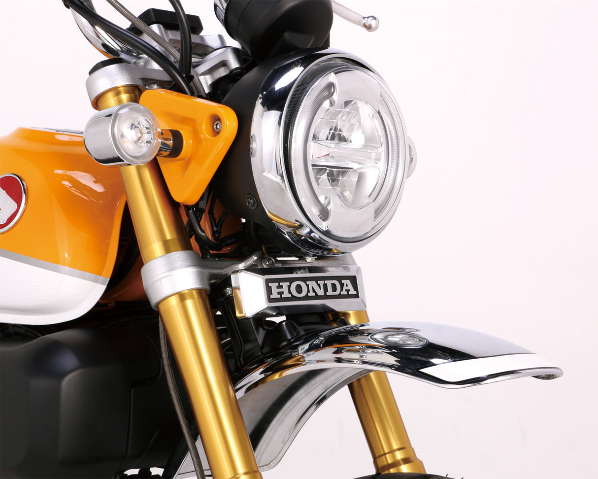 Honda emblem with relocation of the horn - Honda Monkey JB02
