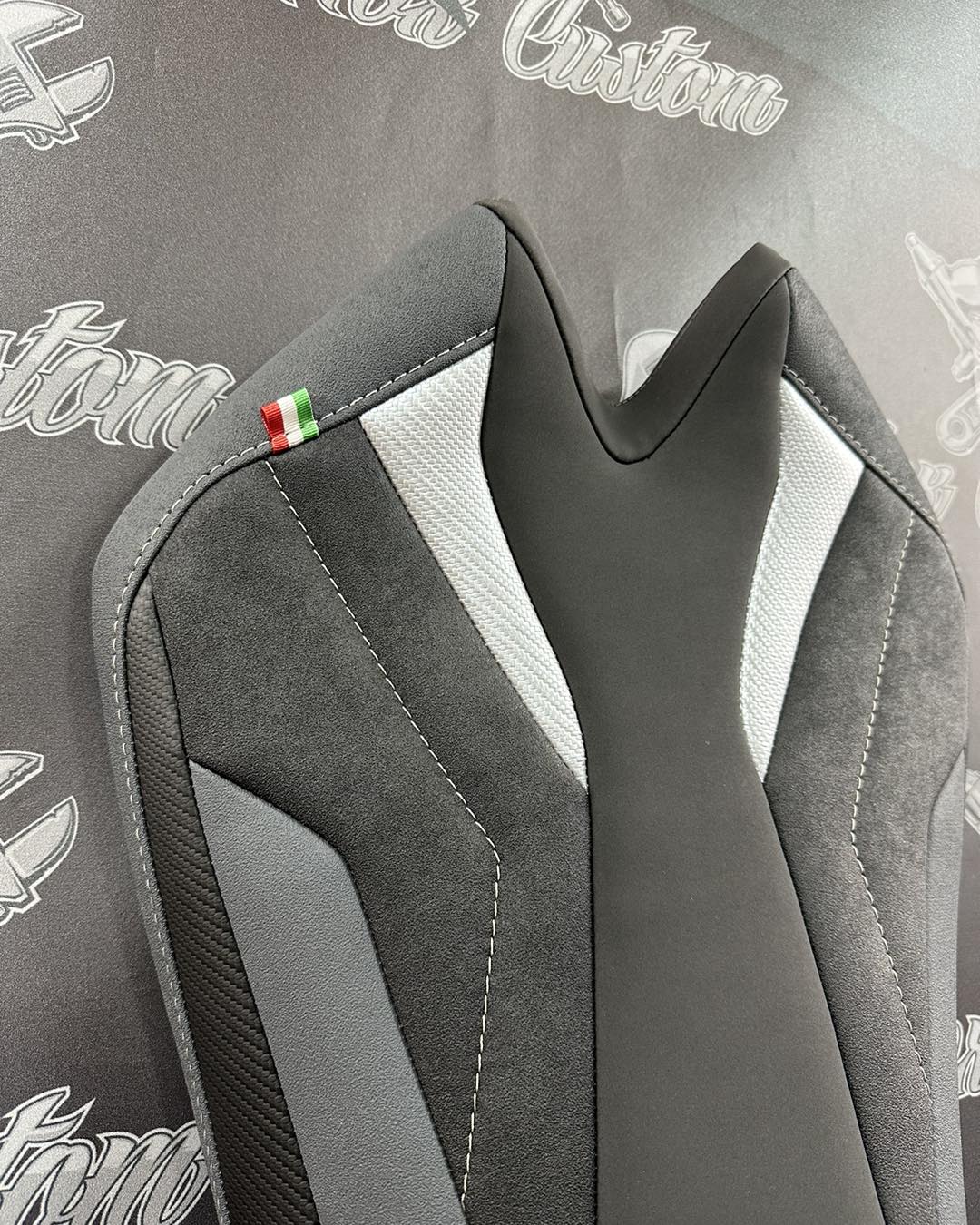 Pilot -Sattelfüllung für Aprilia Tuono V4 & RSV4 Phase 2 (von 2021 bis heute)