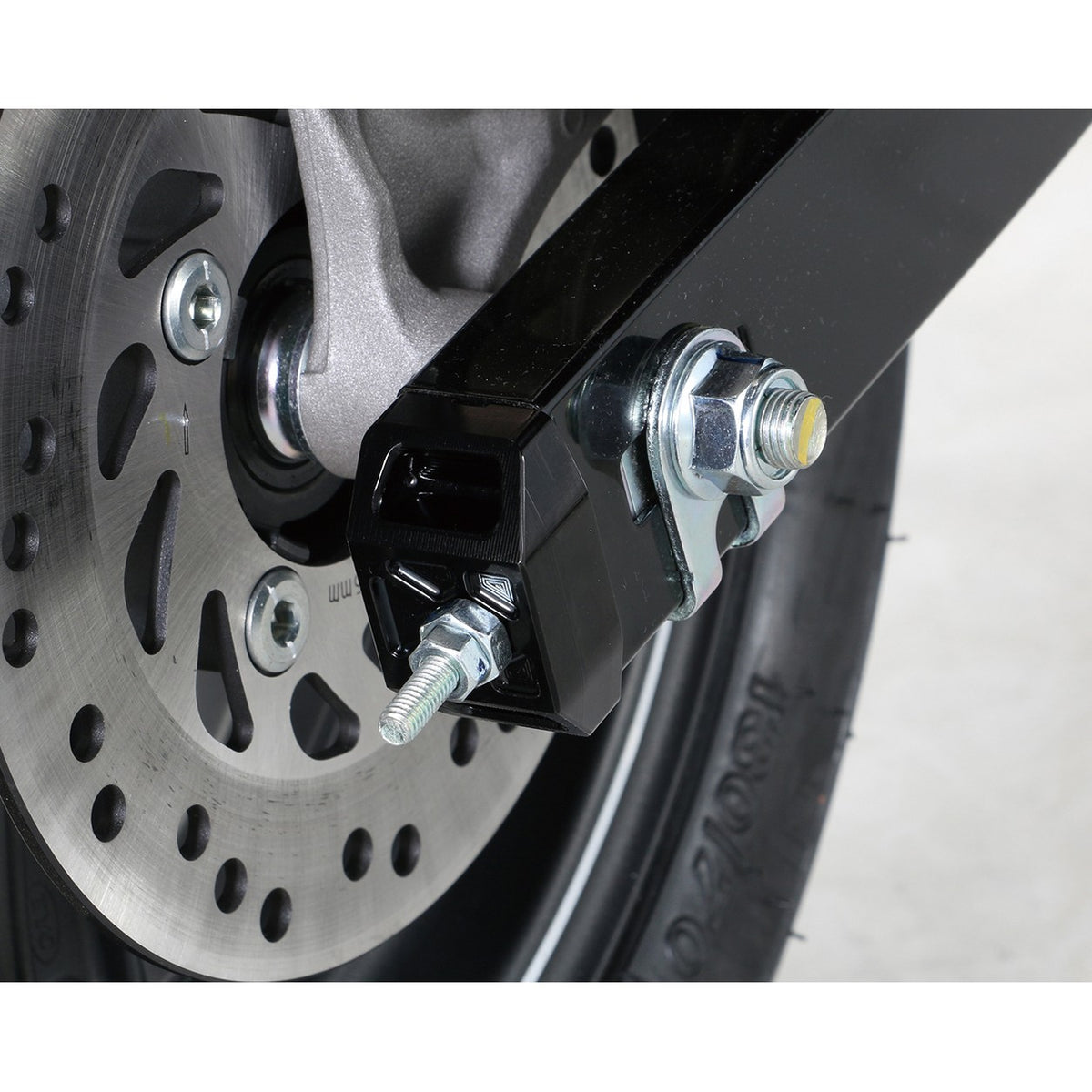 Caches de tendeurs de chaîne alu CNC (paire) — Kitaco — Honda Dax 125 JB-04 / JB-06 & Grom JC92 (519-1452920)