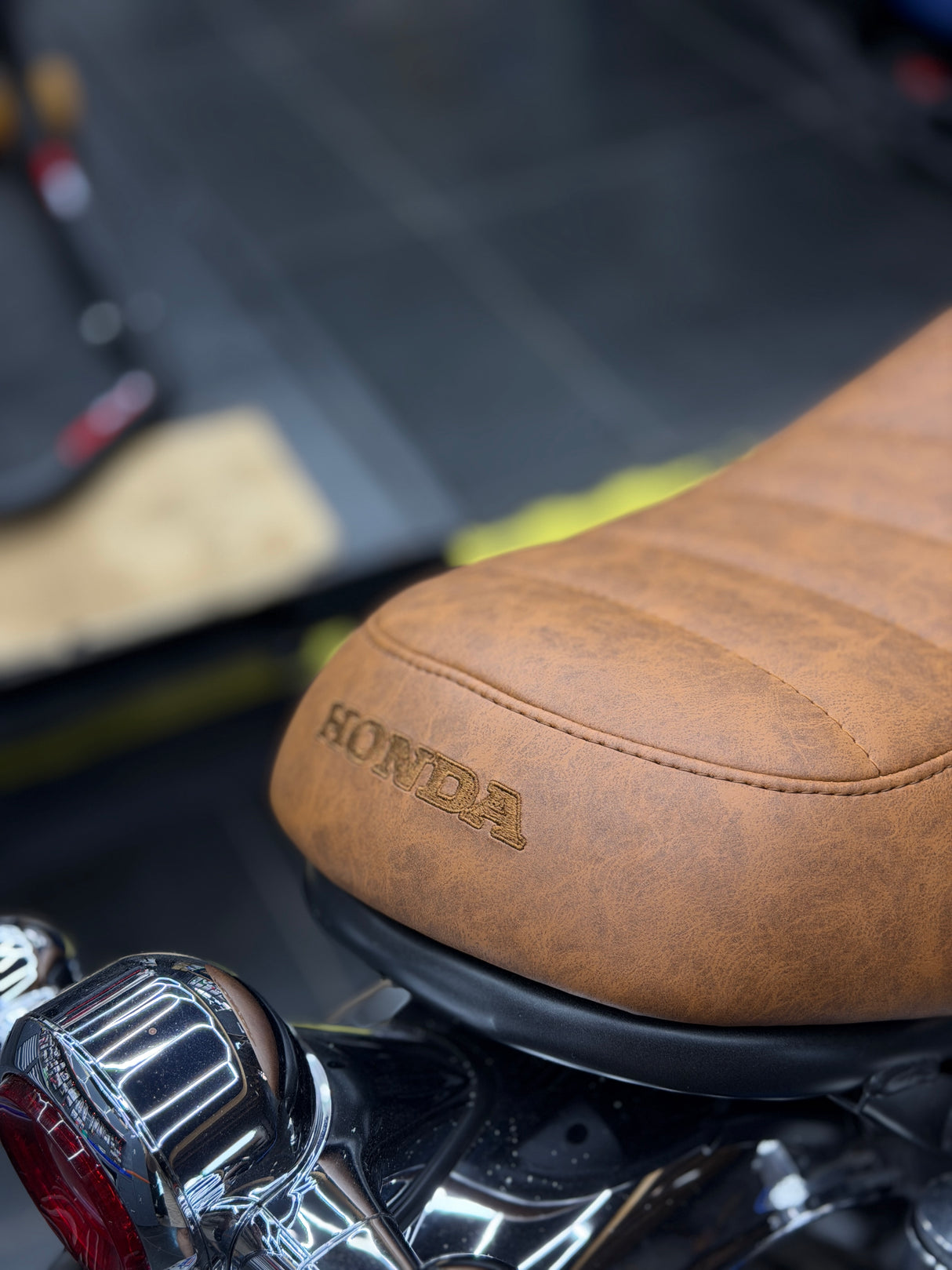 Selle confort Nox Custom pour HONDA Monkey 125 ( selle complète )