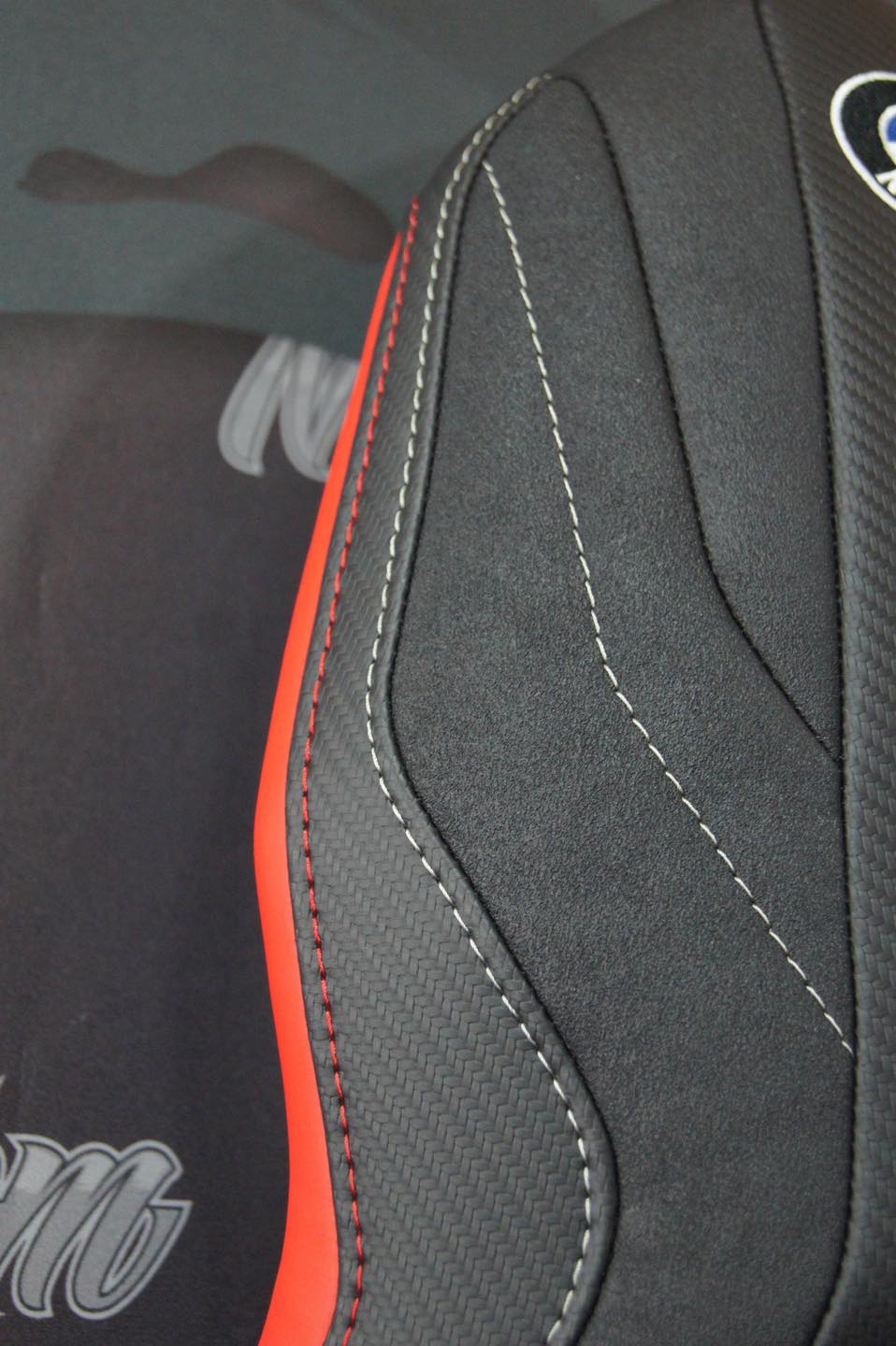 Garnissage de selle pour BMW CE-04