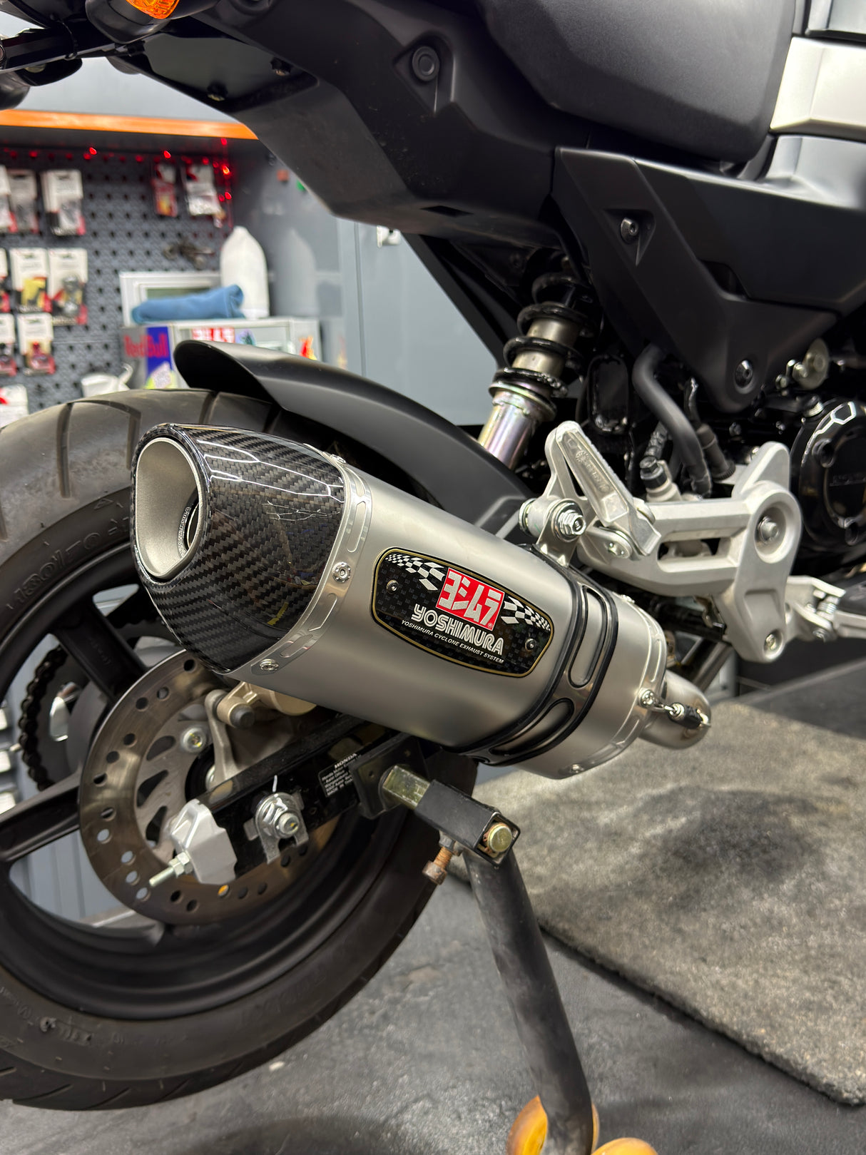 Escape ciclónico Yoshimura R-77S - GROM (JC92)