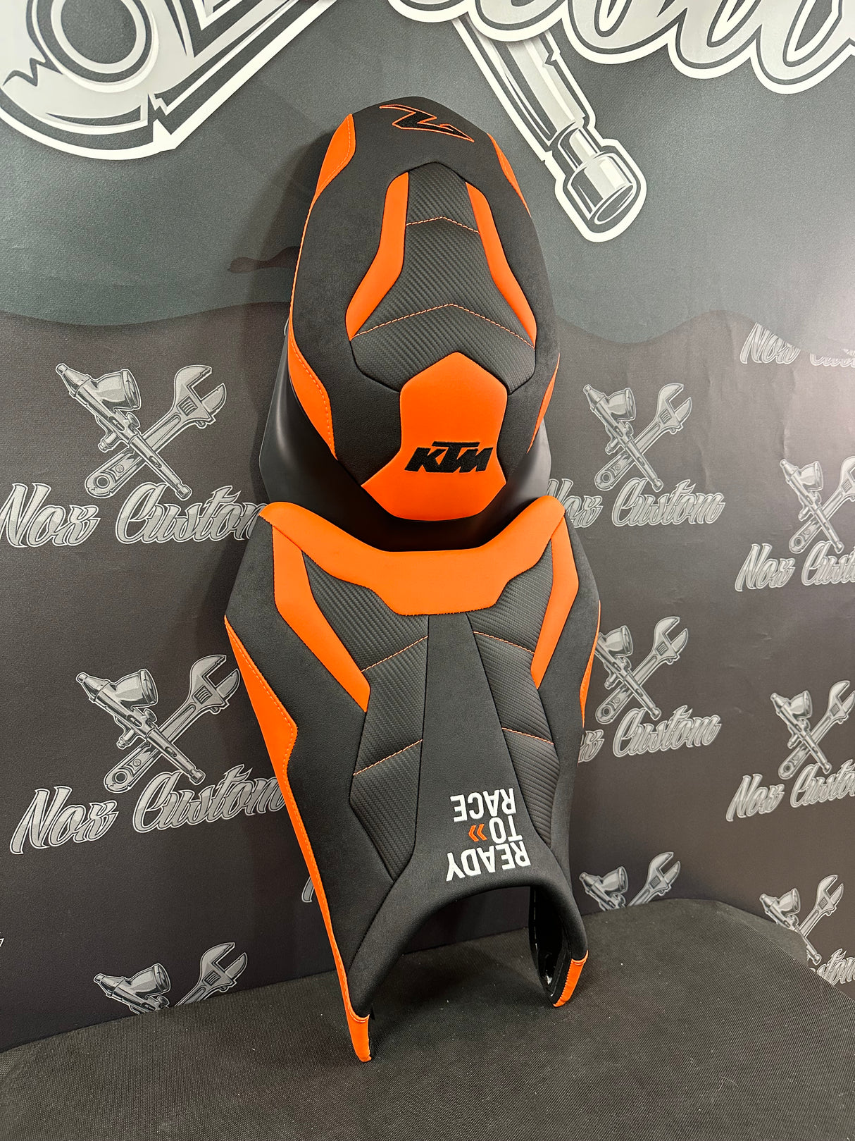 SELLE KTM 790/890 Duke orangé et noir