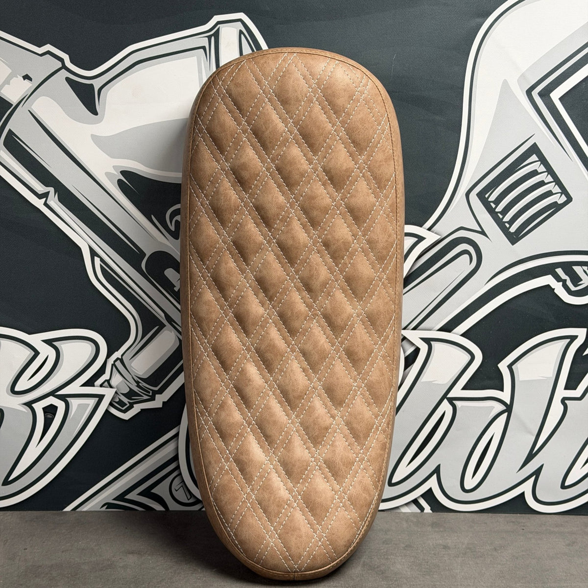 Selle complète capitonnée losanges — NoxCustom — Honda Dax 125 (JB04 · JB06)