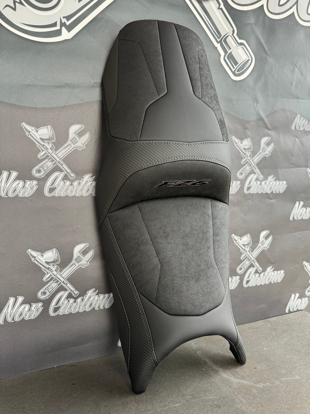 Selle moto noir sur-mesure