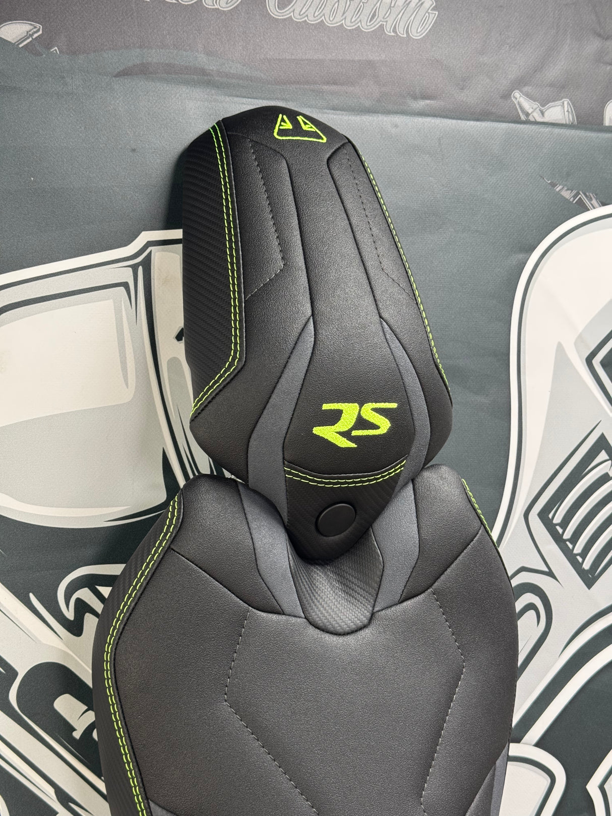 detail Garnissage selle passager TRIUMPH Speed Triple 1200