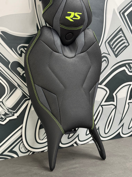 detail Garnissage selle pilote TRIUMPH Speed Triple 1200