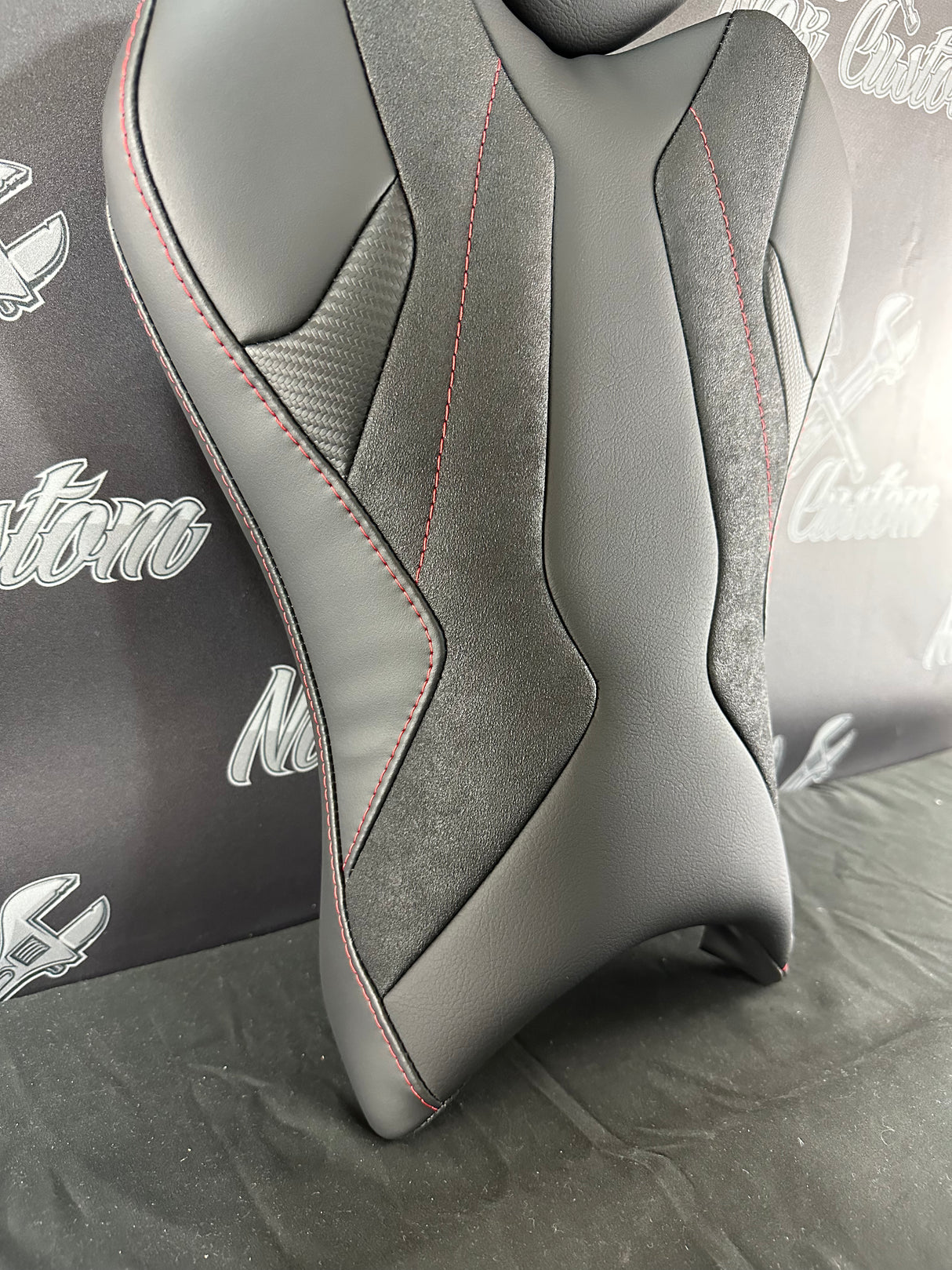 Sattelfüllung für Triumph Street Triple (2017 bis 2022)