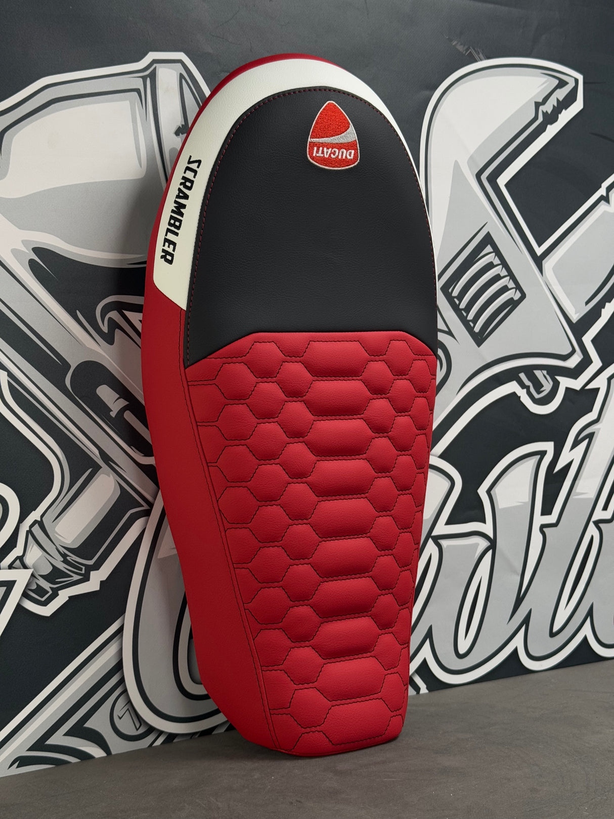 selle DUCATI Scrambler 800 made en france chez noxcustom