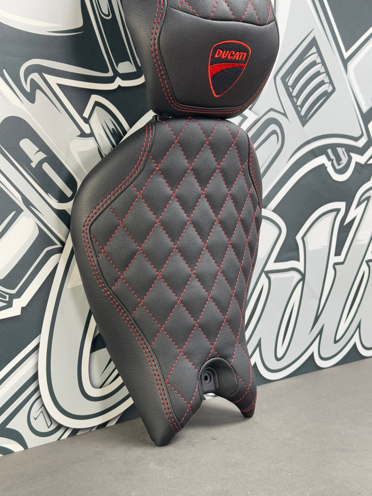 selle Ducati personnalisée chez Nox Custom