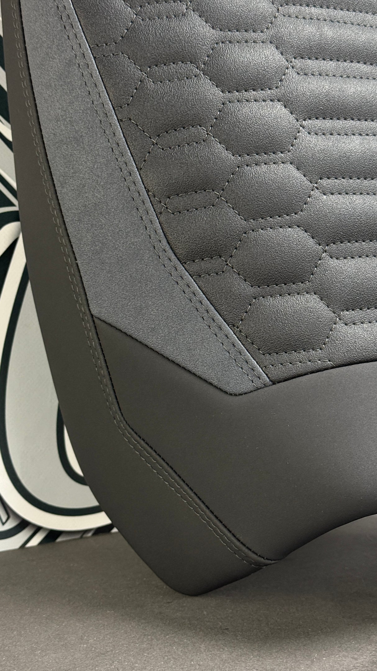 selle moto noir sur-mesure