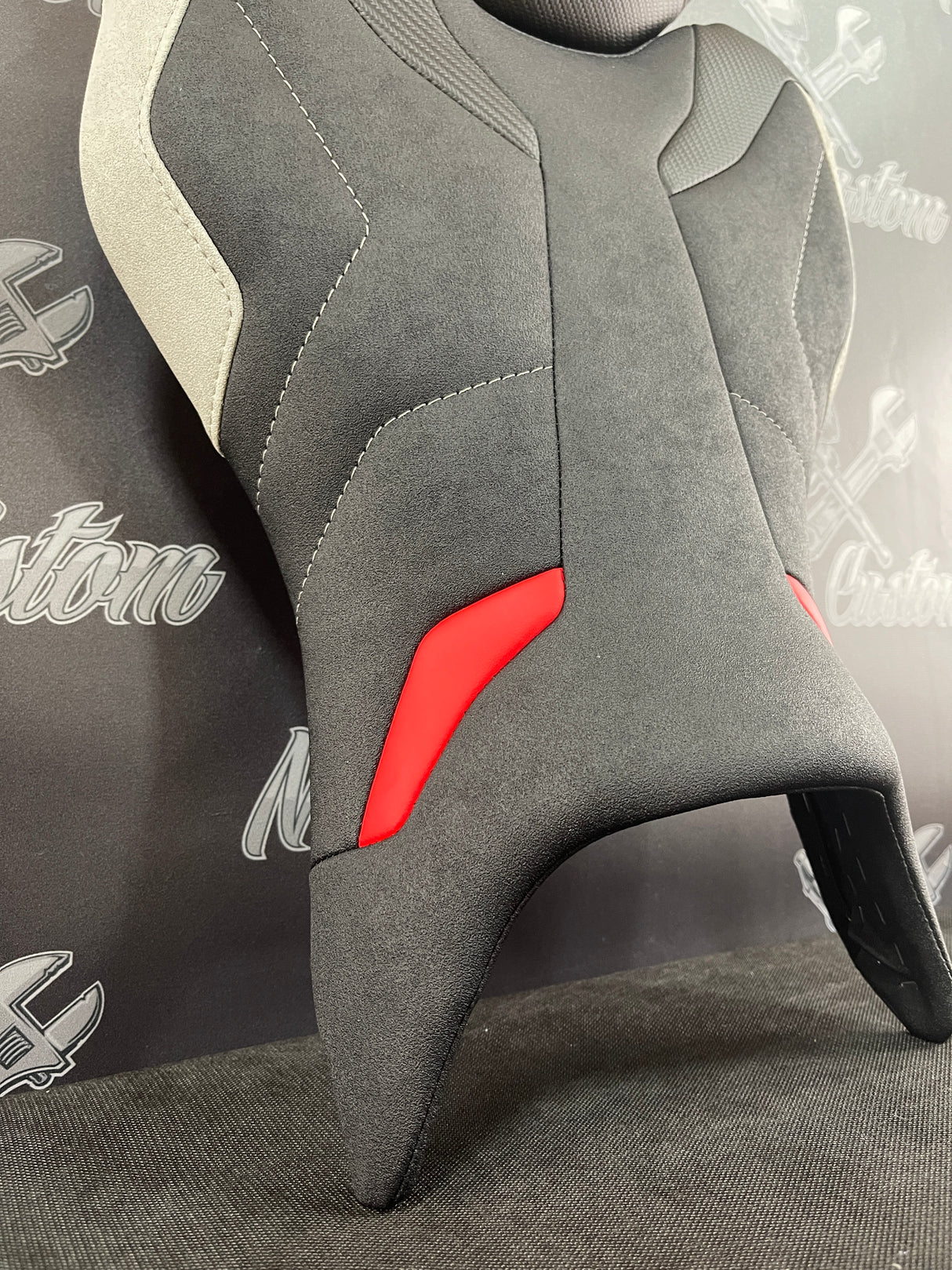 Garnissage de selle pour YAMAHA MT-07 rouge et noir