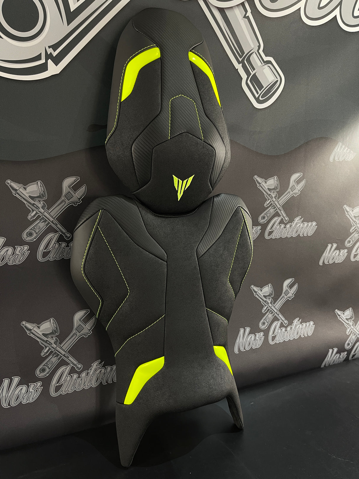 Selle yamaha mt-07 jaune et noir