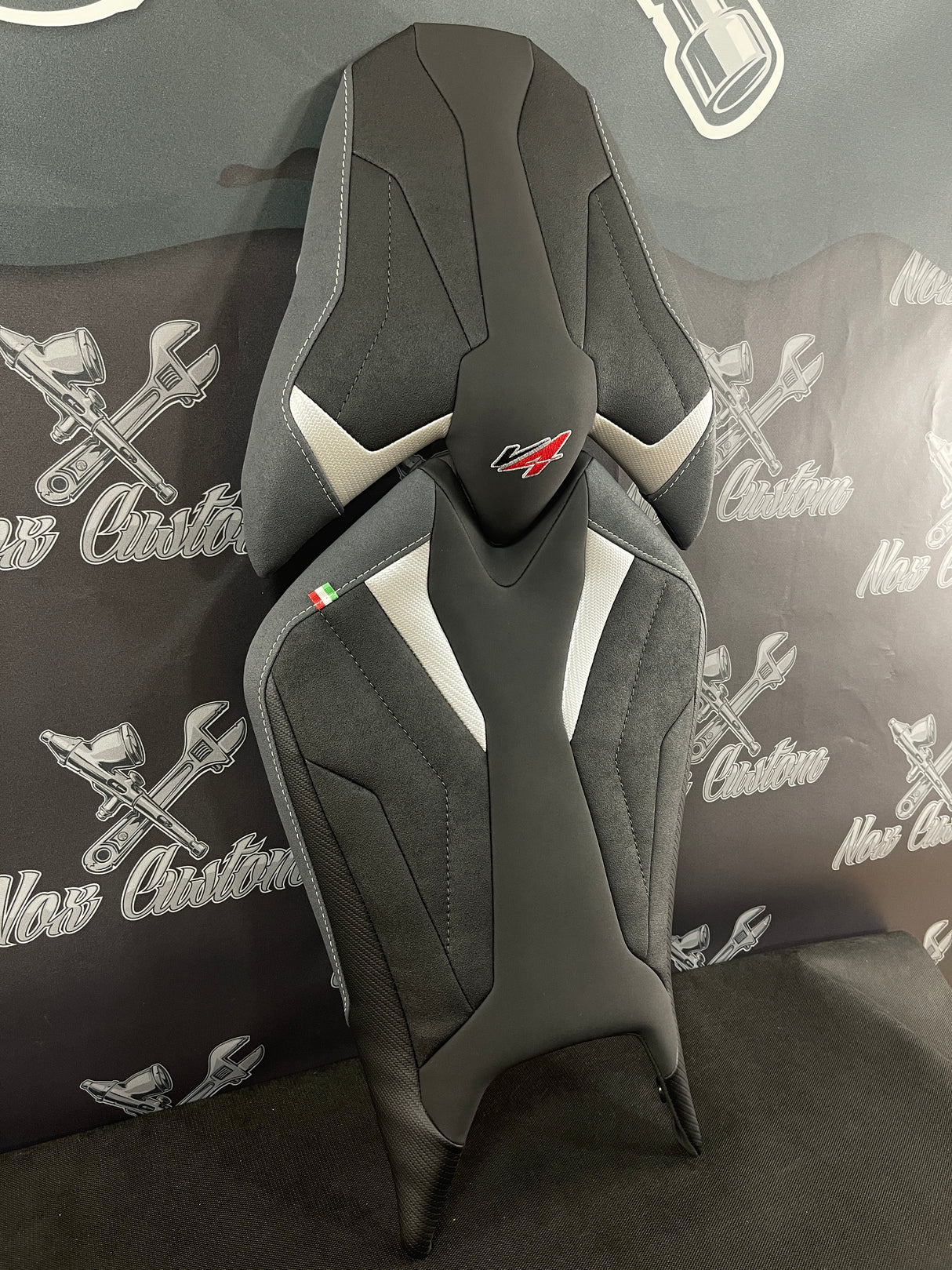 Riempimento della sella per Aprilia Tuono V4 Fase 2 (dal 2021 ad oggi)