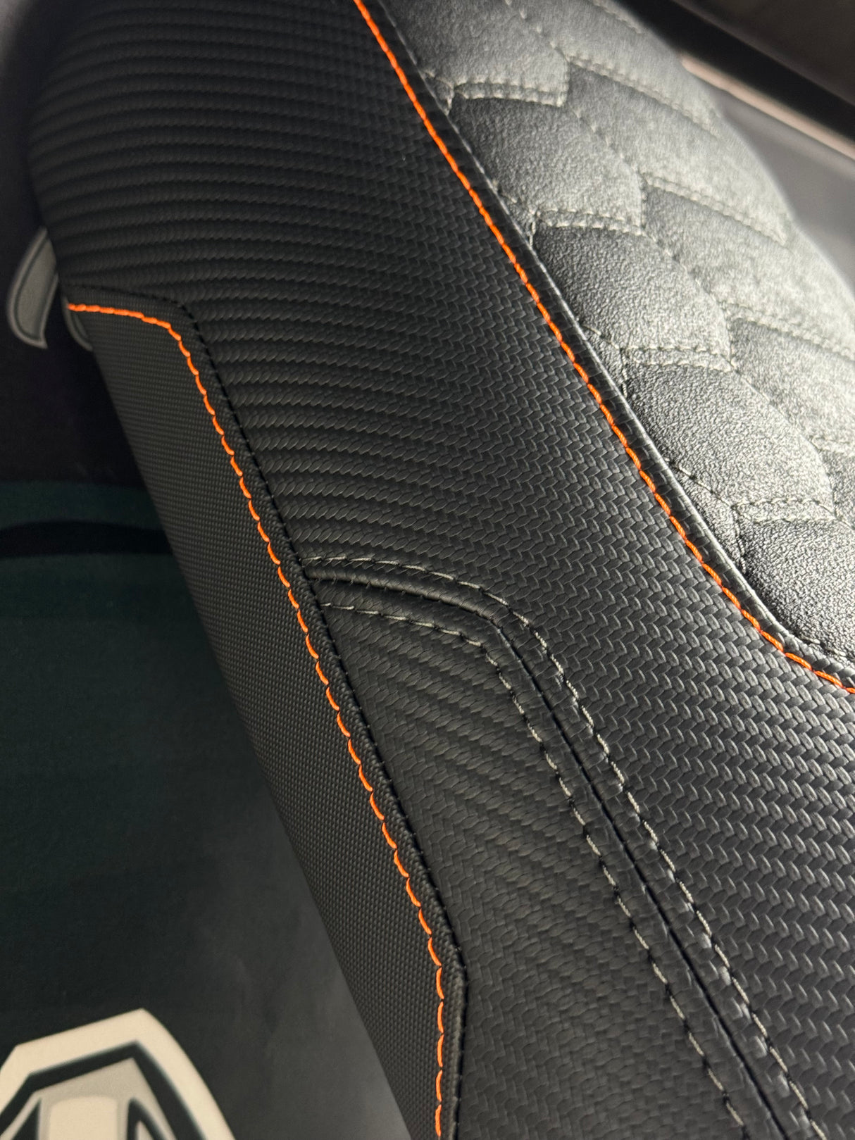 Garnissage de selle pour BMW CE-04  france