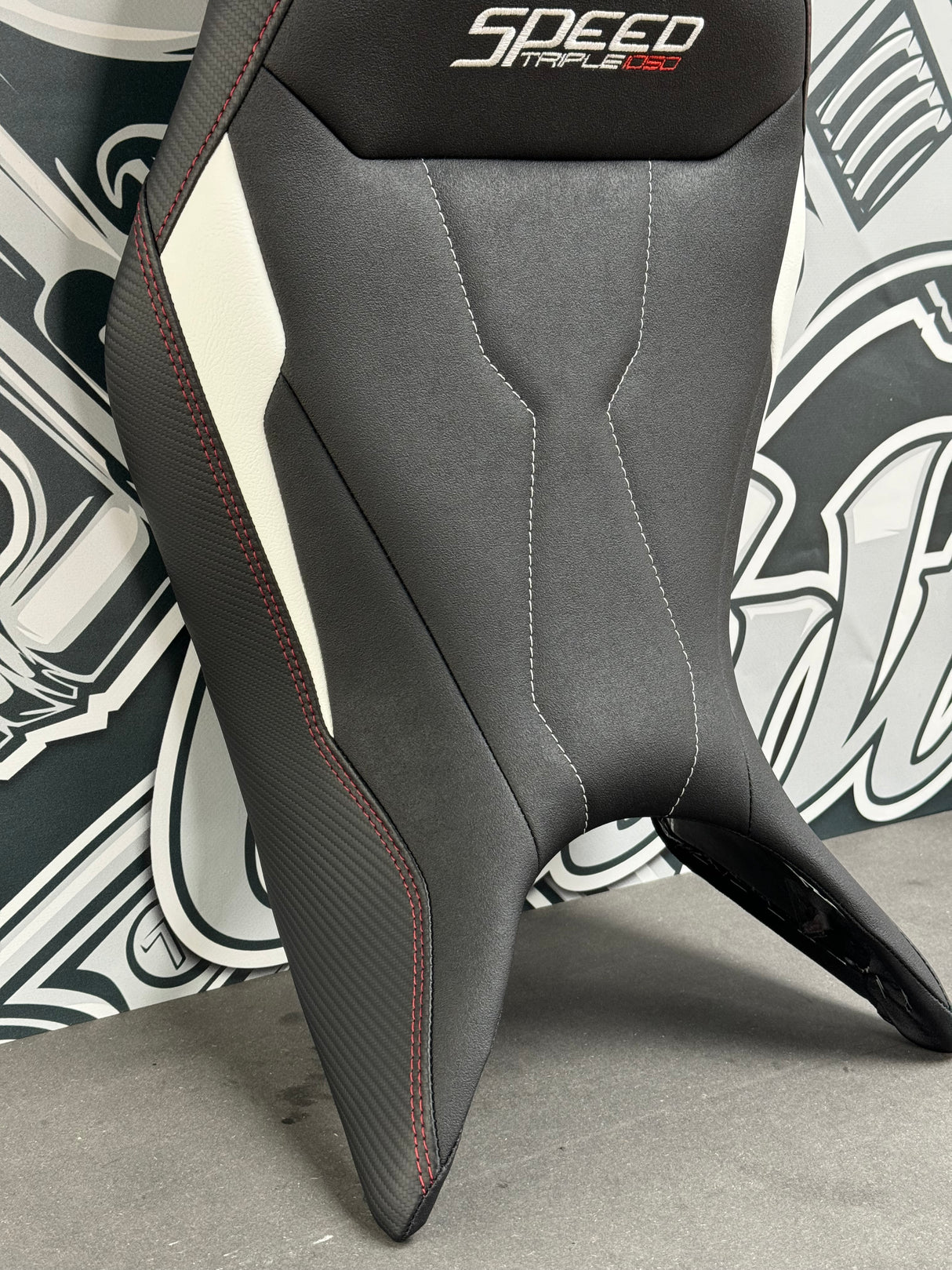 Garnissage de selle pour TRIUMPH Speed Triple 