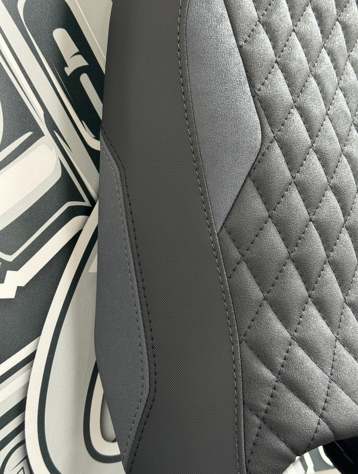 NoxCustom  Garnissage de selle pour BMW R 1300 GS détails