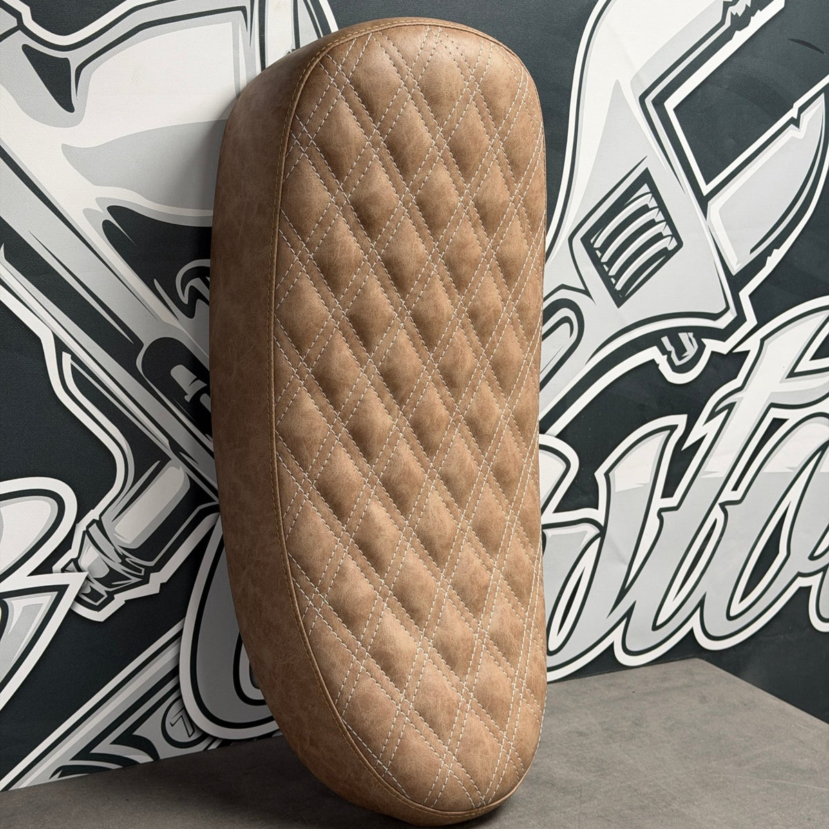 Selle complète capitonnée losanges — NoxCustom — Honda Dax 125 (JB04 · JB06)