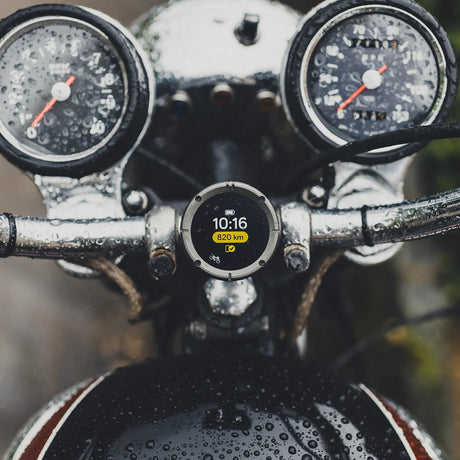 Traqueur GPS moto Beeline MOTO II étanche IP67 – utilisation sous la pluie sur moto vintage