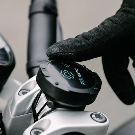 compteur-gps-moto-noir disponible chez nox custom